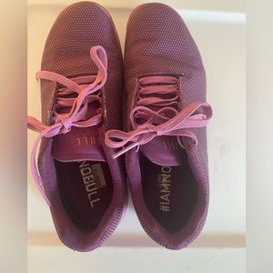 Pink No Bull trainers. Only worn 2 times.       Size W:10.5